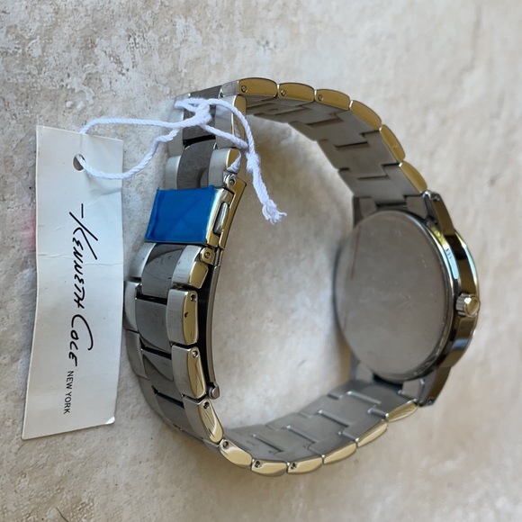 Kenneth Cole Quartz black&Silver water resistant all stainless steel - Picture 4 of 6